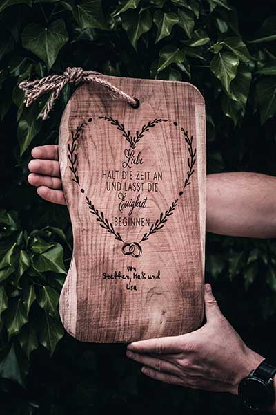 Holzgravur Hochzeit